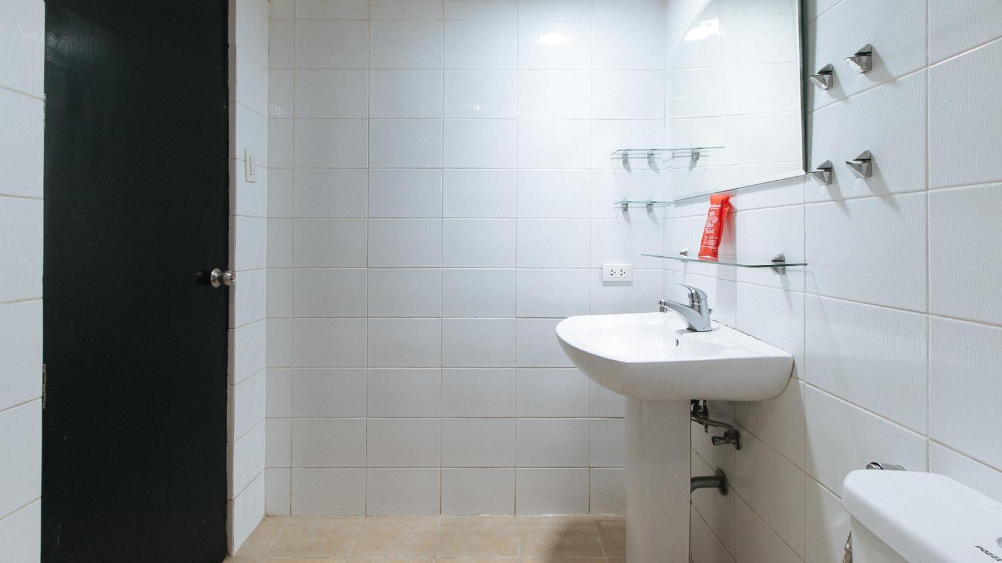 Reddoorz At Kassel Residences Paranaque Paranaque City Экстерьер фото