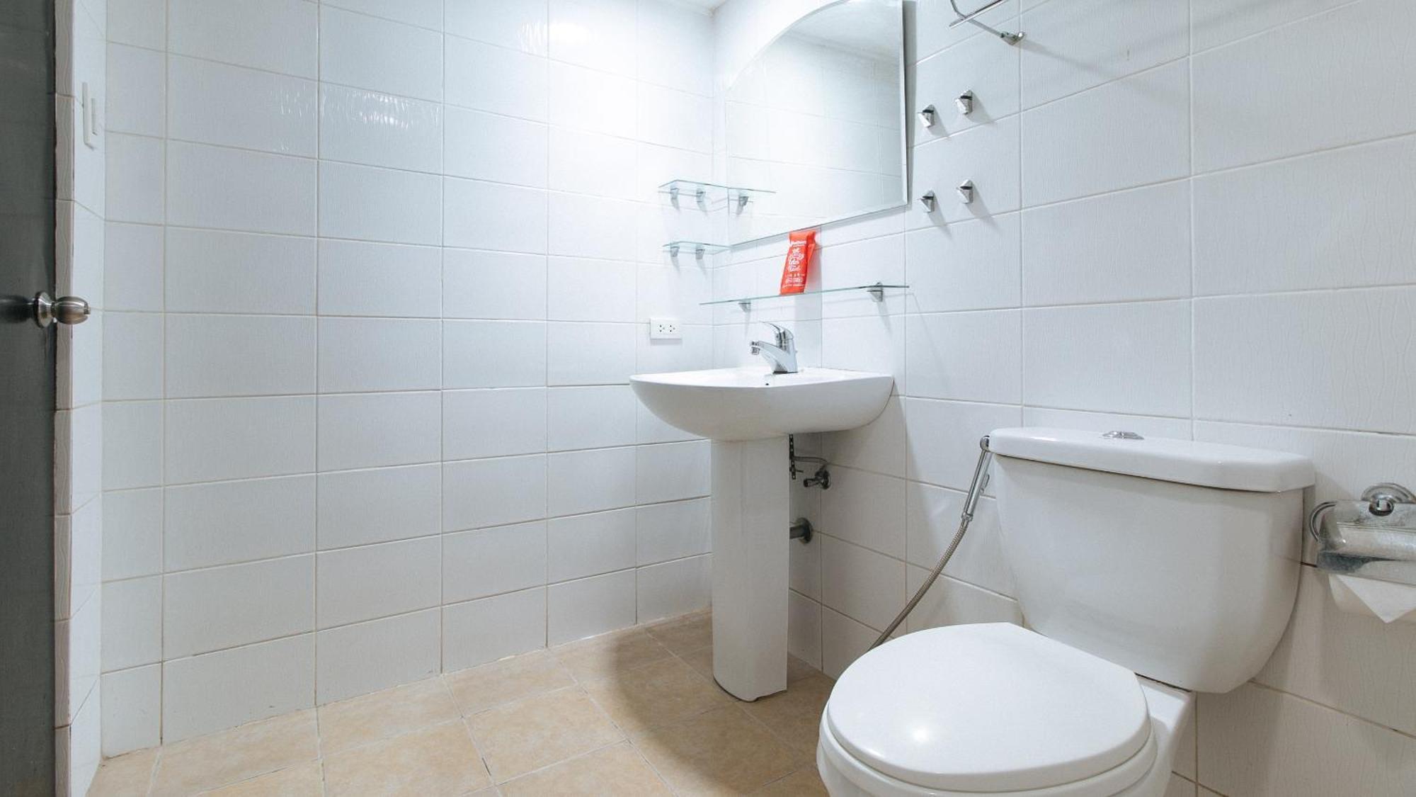 Reddoorz At Kassel Residences Paranaque Paranaque City Экстерьер фото